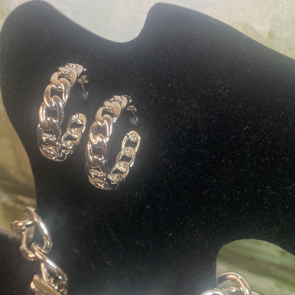 NWOT 2pc Silver Tone Chain Link🔗 Necklace & Earrings Set - Picture 4 of 4